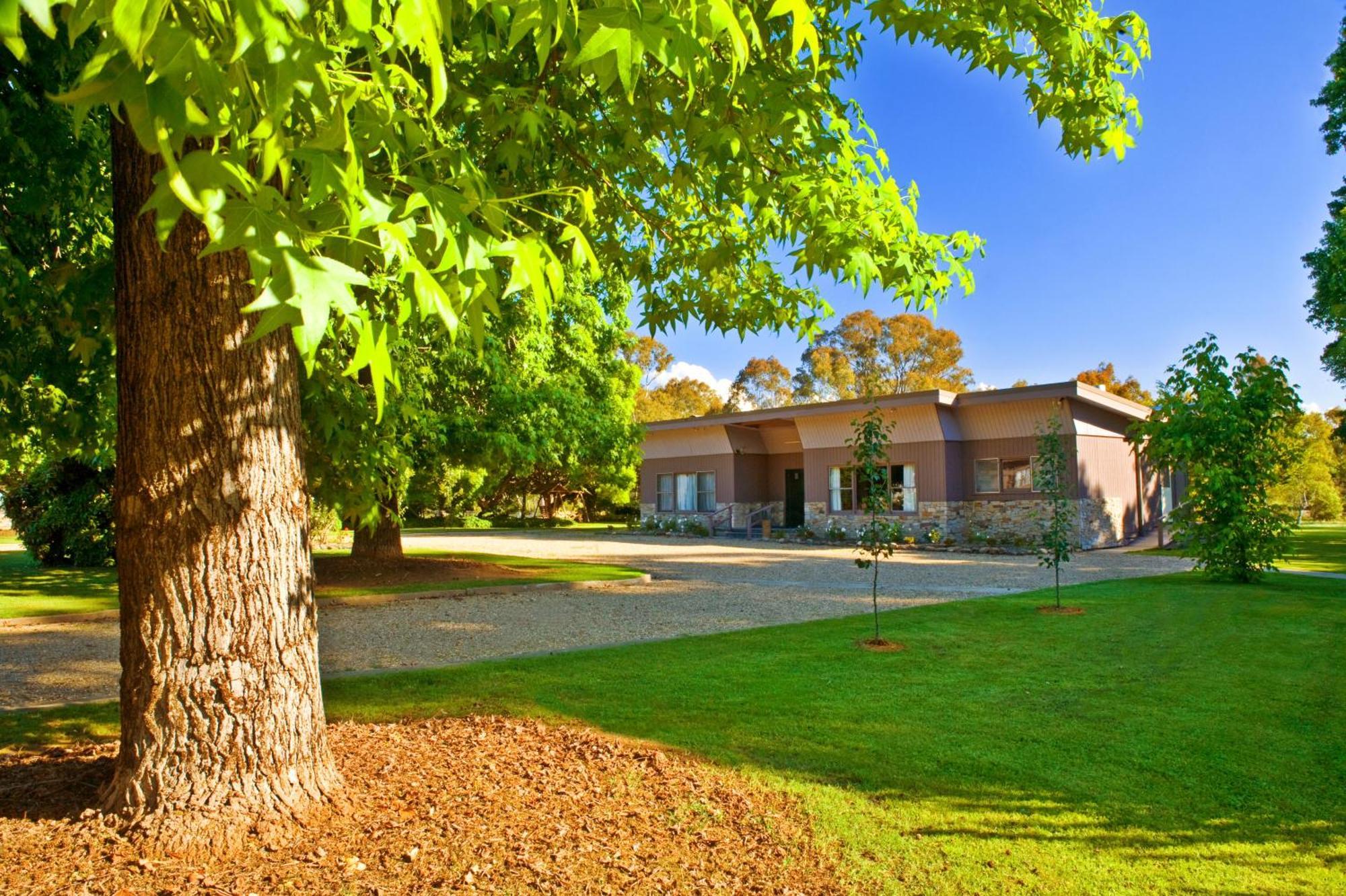 Buffalo Motel And Country Retreat Porepunkah Exterior foto